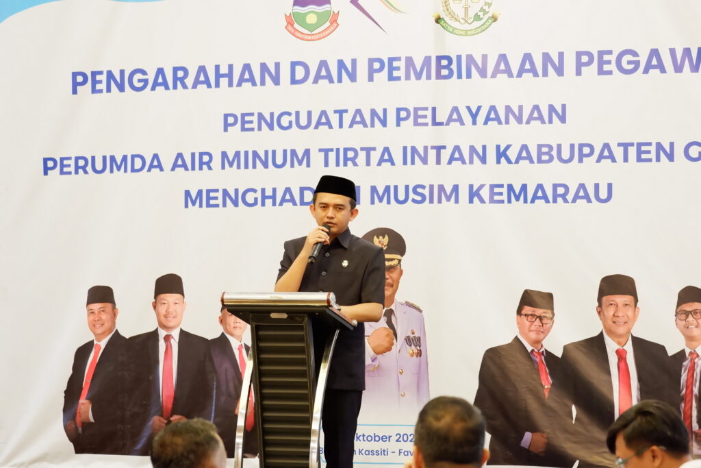 Kader terbaik Partai Golkar, Aris Munandar, S.Pd. 9Ft: asep ahmad)