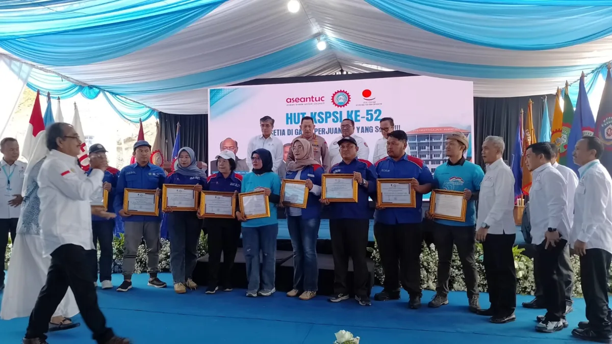 Serikat Pekerja Seluruh Indonesia Membela Melindungi Dan Meningkatkan Kesejahteraan